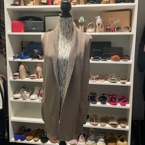 RDI size small sleeveless sweater